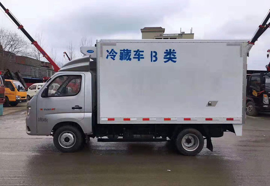 福田祥菱后雙輪冷藏車(chē)側(cè)面圖