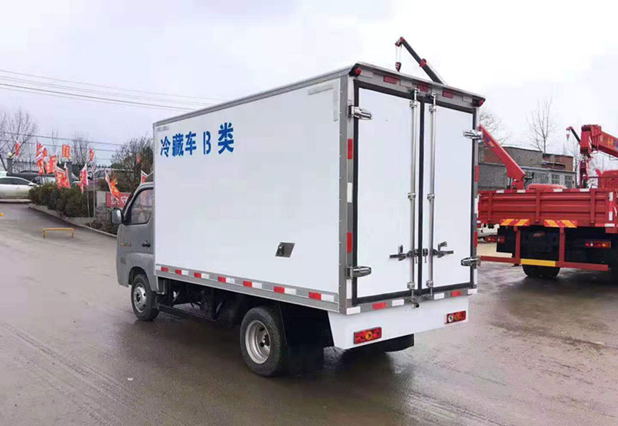 福田祥菱后雙輪冷藏車(chē)車(chē)廂圖片