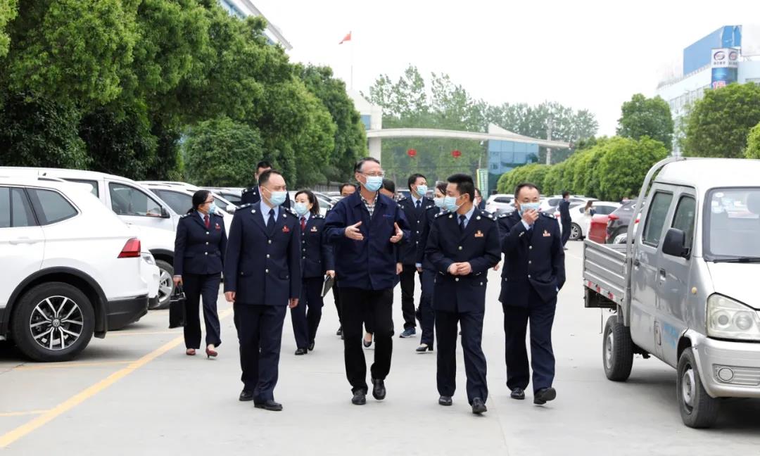 隨州市稅務(wù)局與程力汽車集團(tuán)共同舉辦“減稅費(fèi)優(yōu)服務(wù)，助復(fù)產(chǎn)促發(fā)展 ”