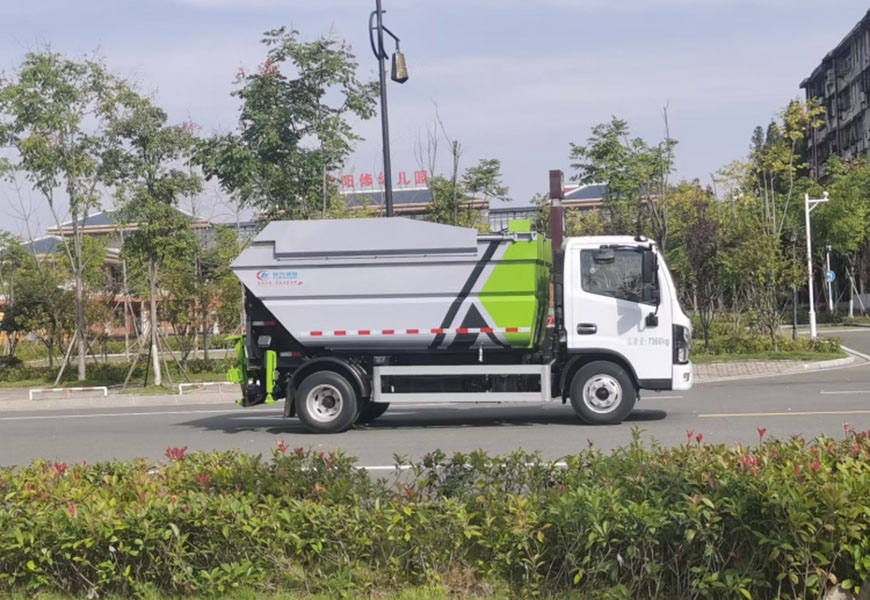 東風(fēng)小多利卡后裝無(wú)泄漏垃圾車