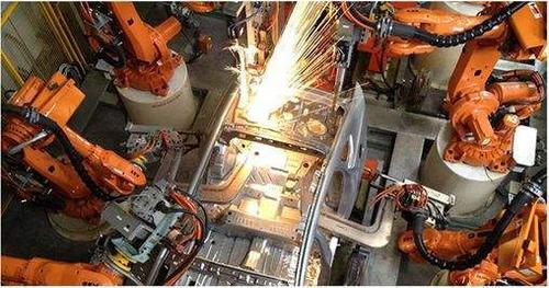 机器人智能化会让工厂人员失业吗